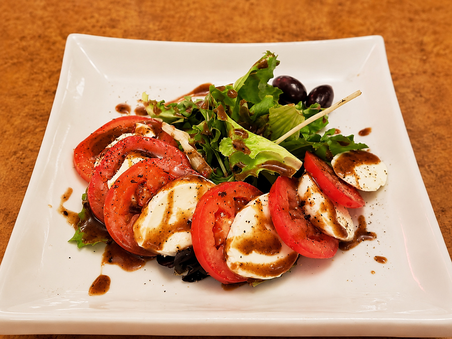 Caprese salad with bocconcini and tomatoes